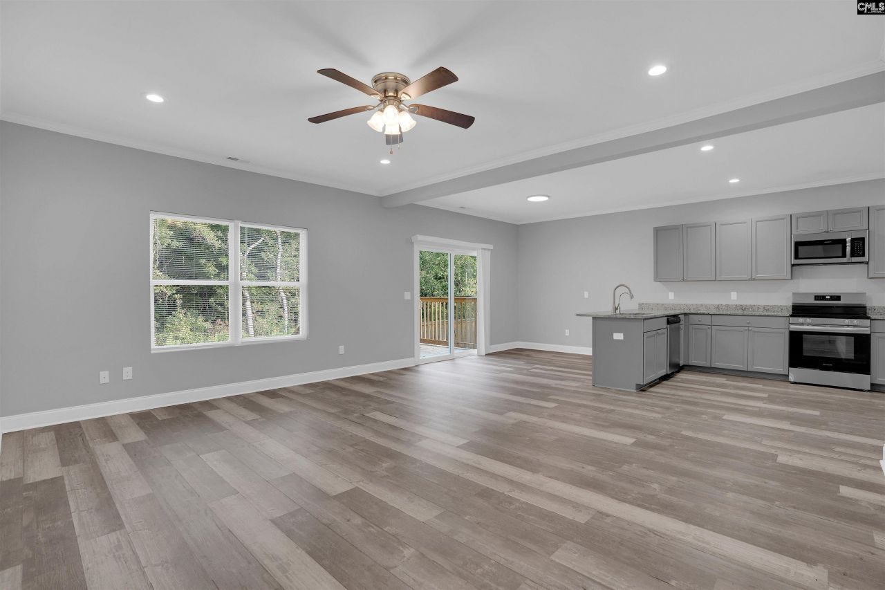 208 Brookhill W Street  Photo 4