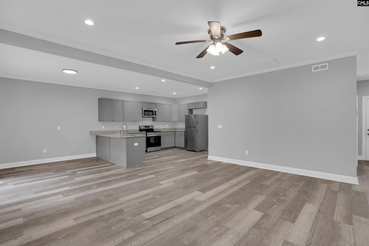 208 Brookhill W Street  Photo 6