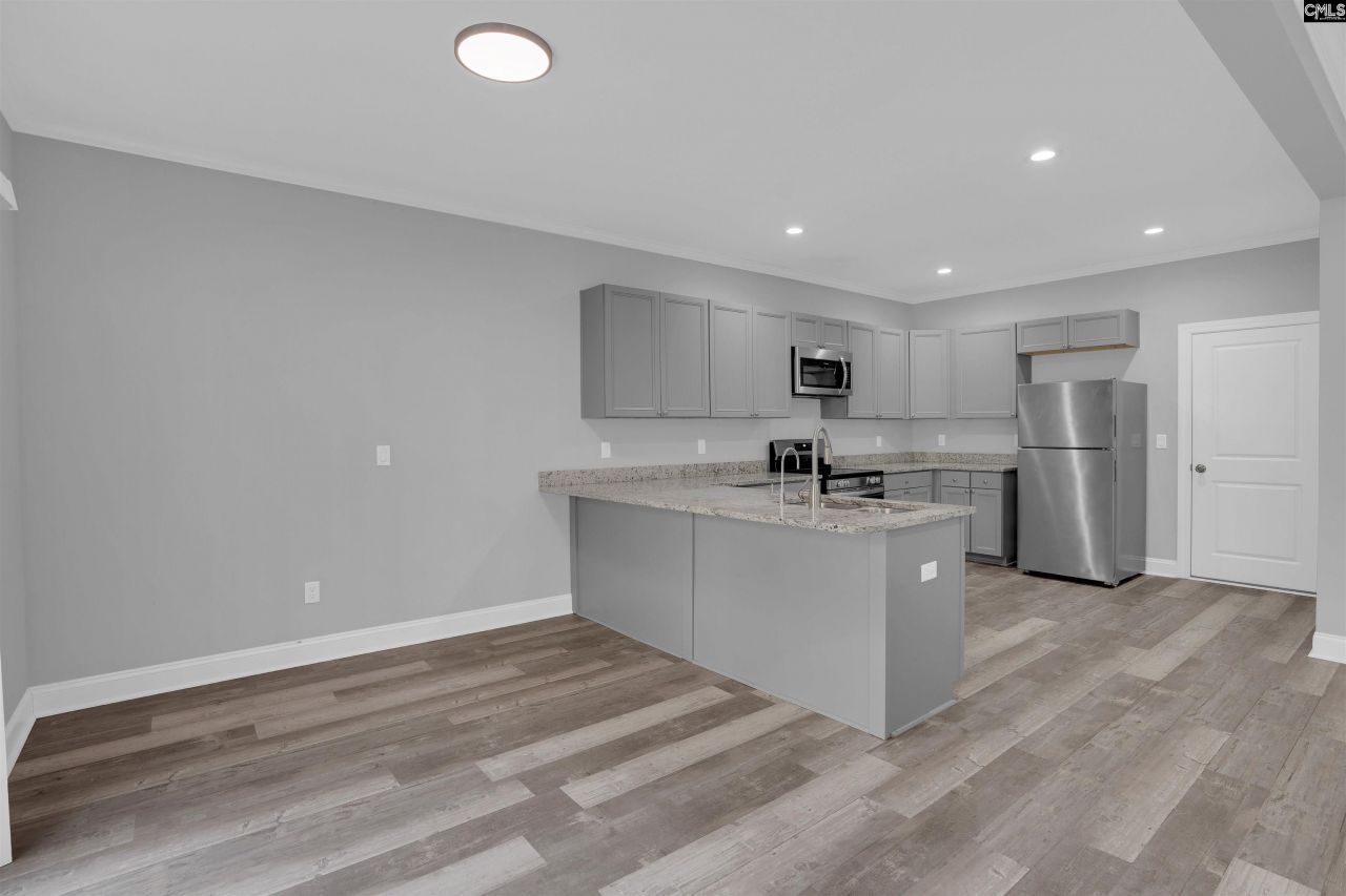 208 Brookhill W Street  Photo 7