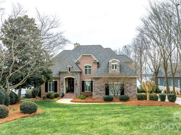 4628 Sierra View Drive, Denver, NC 28037