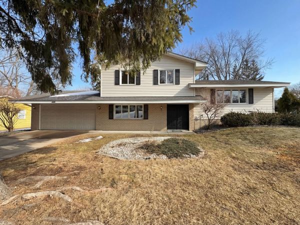 3480 Milton Street N, Shoreview, MN 55126