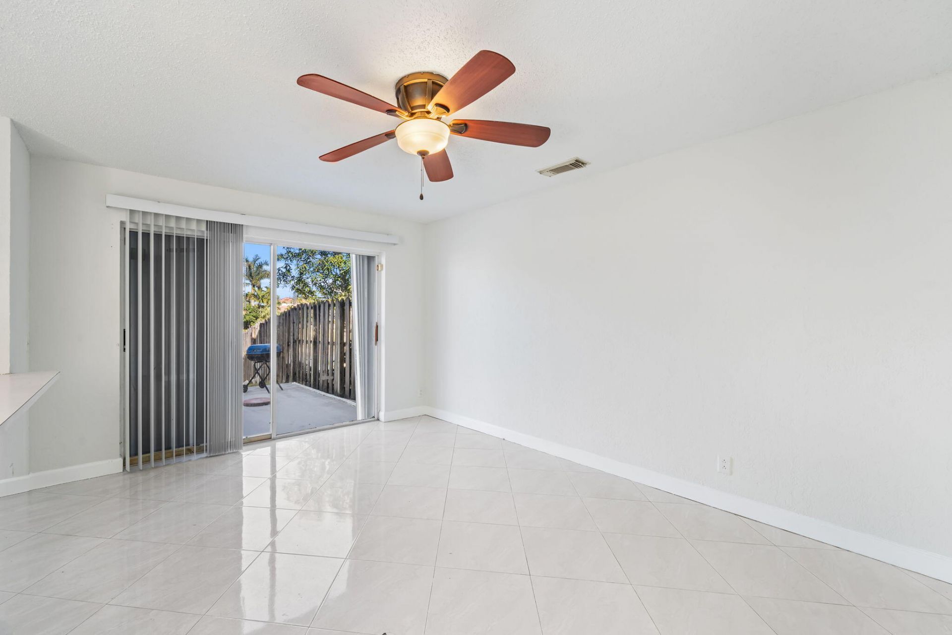 1895 Vista Way, Margate, FL 33063 Photo