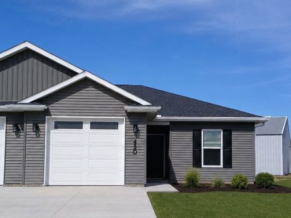 430 N 2ND Avenue, Eldridge, IA 52748