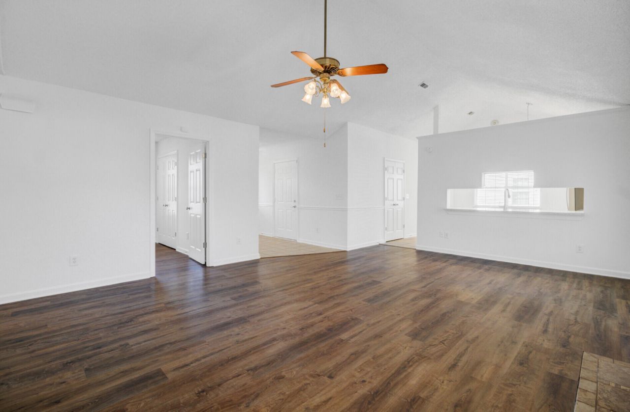 9958 Hallsford Drive Photo 10