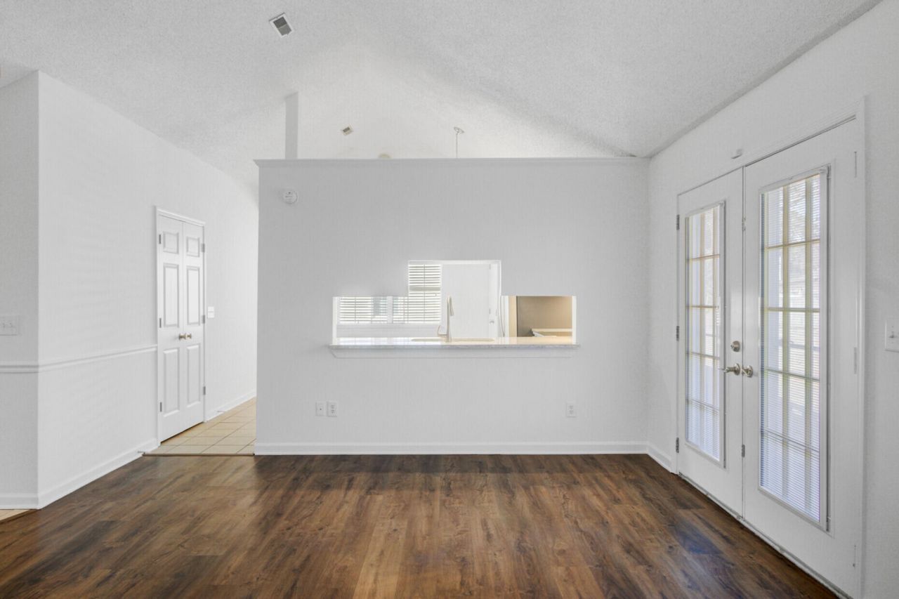 9958 Hallsford Drive Photo 11