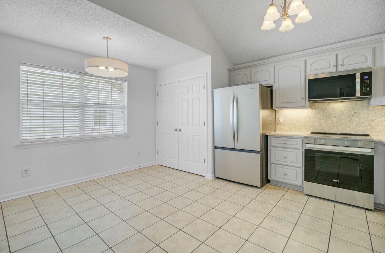 9958 Hallsford Drive Photo 15