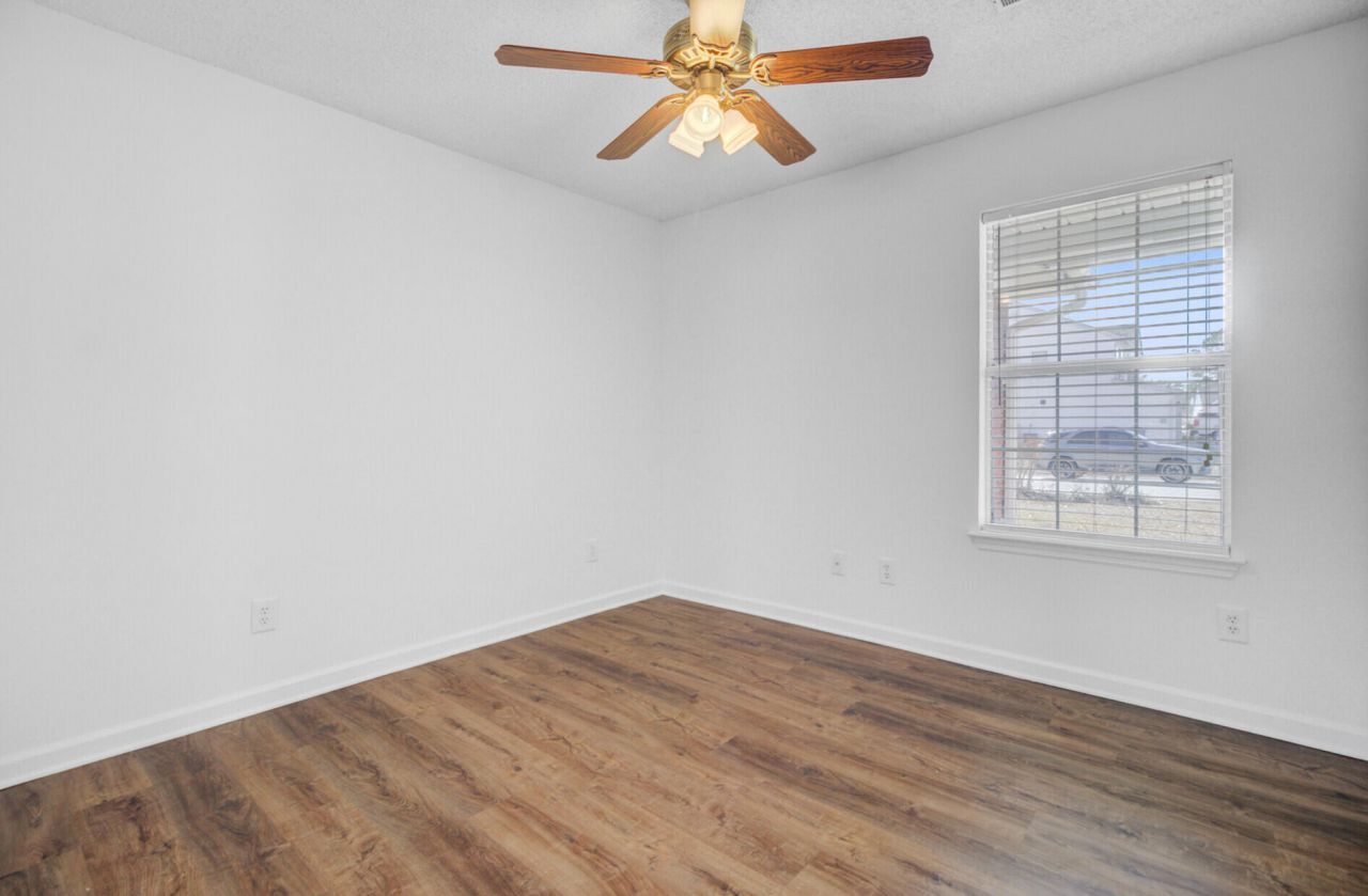 9958 Hallsford Drive Photo 20