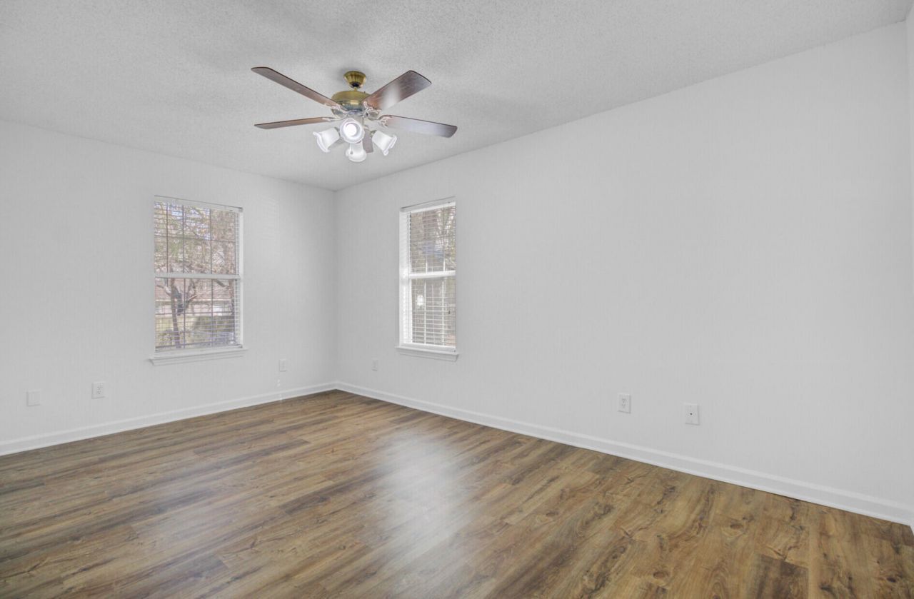 9958 Hallsford Drive Photo 25