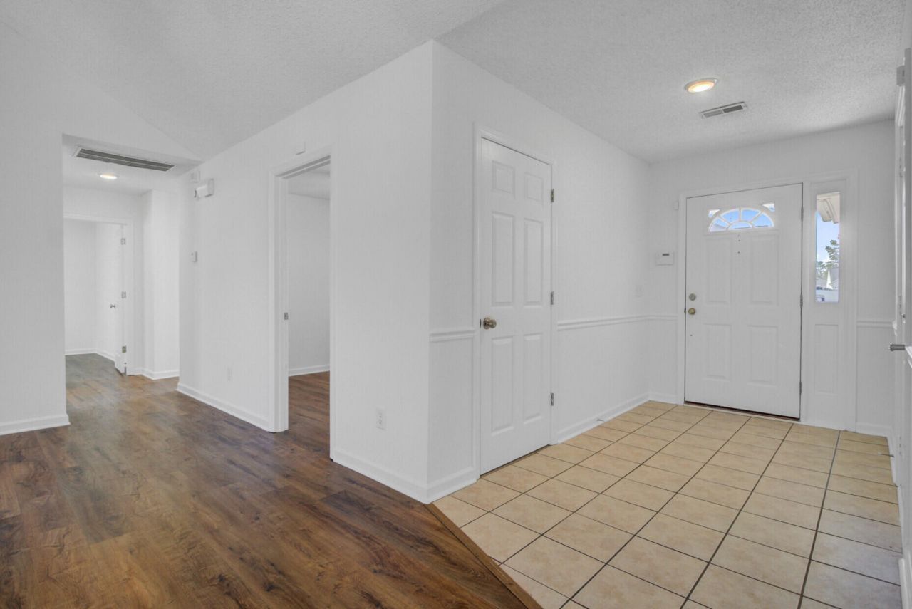 9958 Hallsford Drive Photo 6