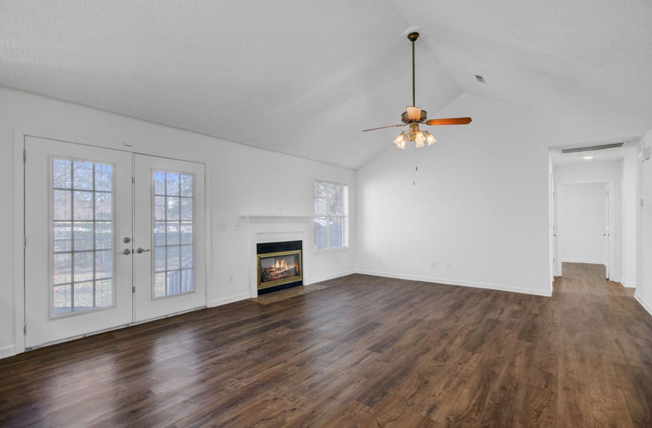 9958 Hallsford Drive Photo 7