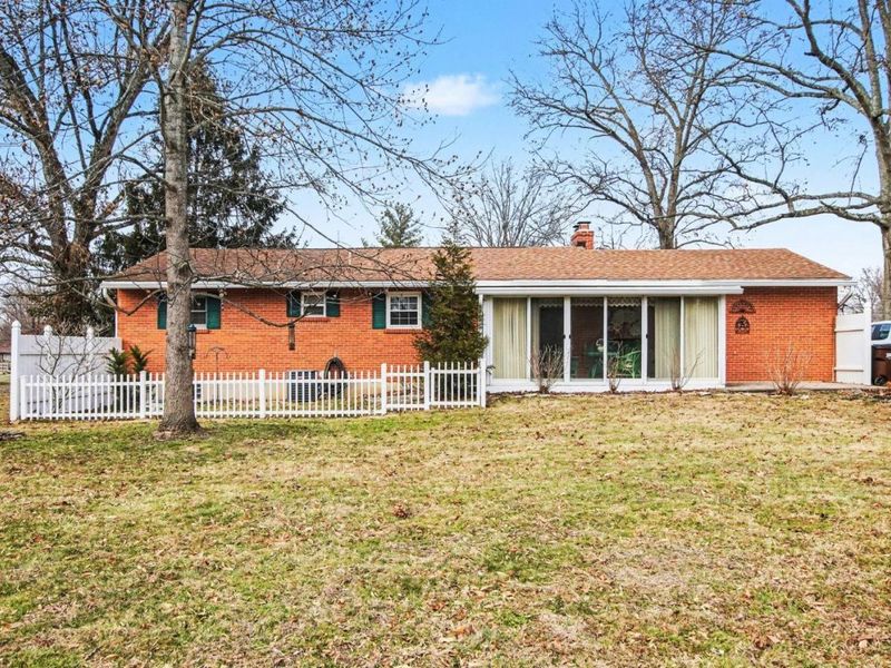 7540 Robin Drive, Maineville, OH 45039 Photo 3