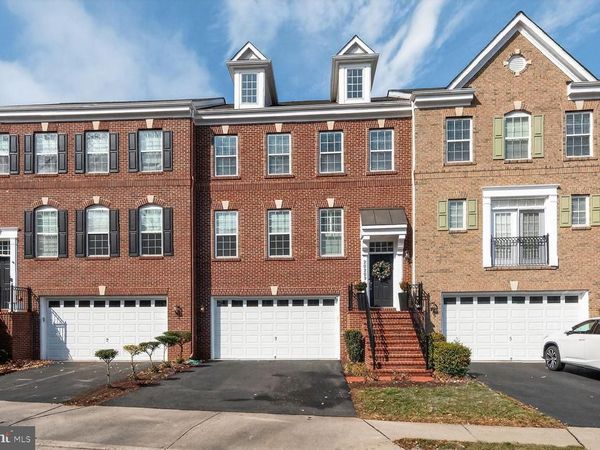 20209 CENTER BROOK SQUARE , STERLING, VA 20165