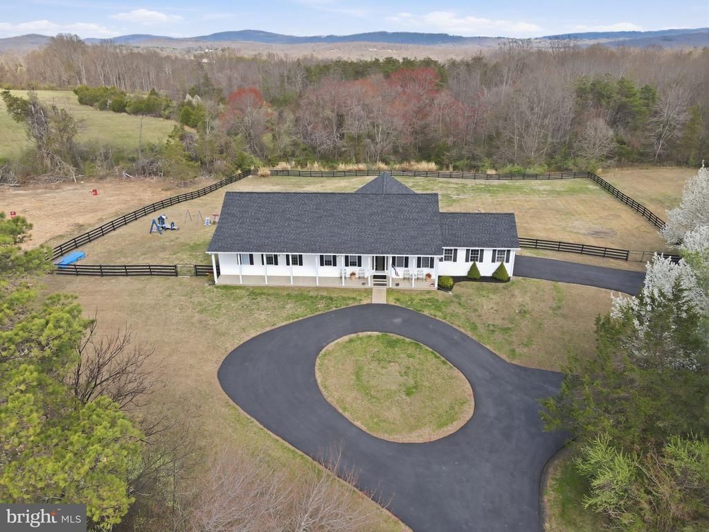 10292 Cliff Mills Road, Marshall, VA 20115 Main Photo