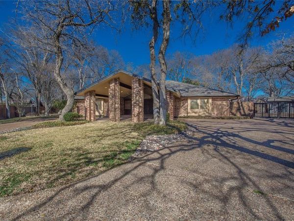 5805 Havenwood Court, Fort Worth, TX 76112