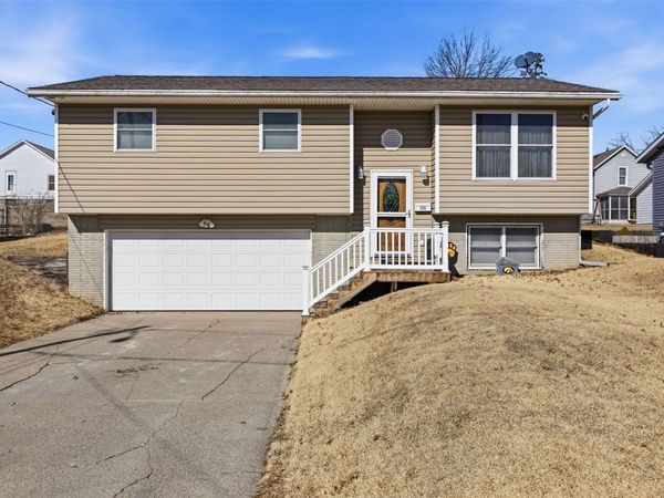 530 E 6th Street, Tipton, IA 52772