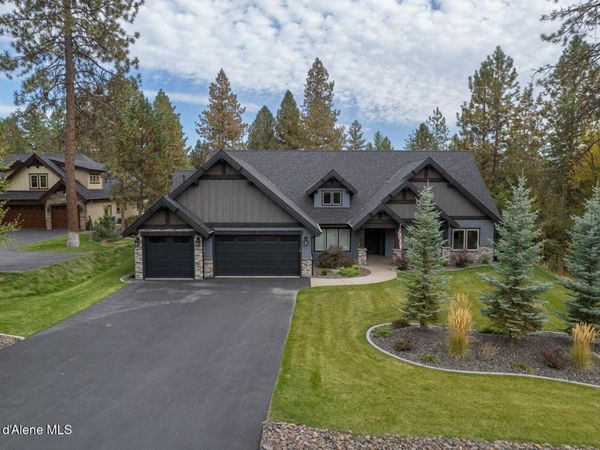 11352 N Enchantment LN, Hayden, ID 83835