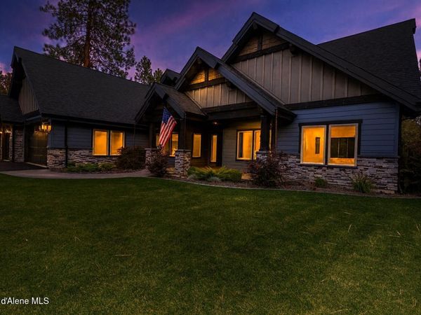 11352 N Enchantment LN, Hayden, ID 83835