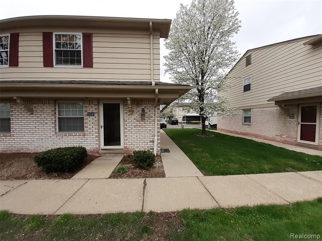 154 Princeton Drive, South Lyon, MI 48178 Main Photo