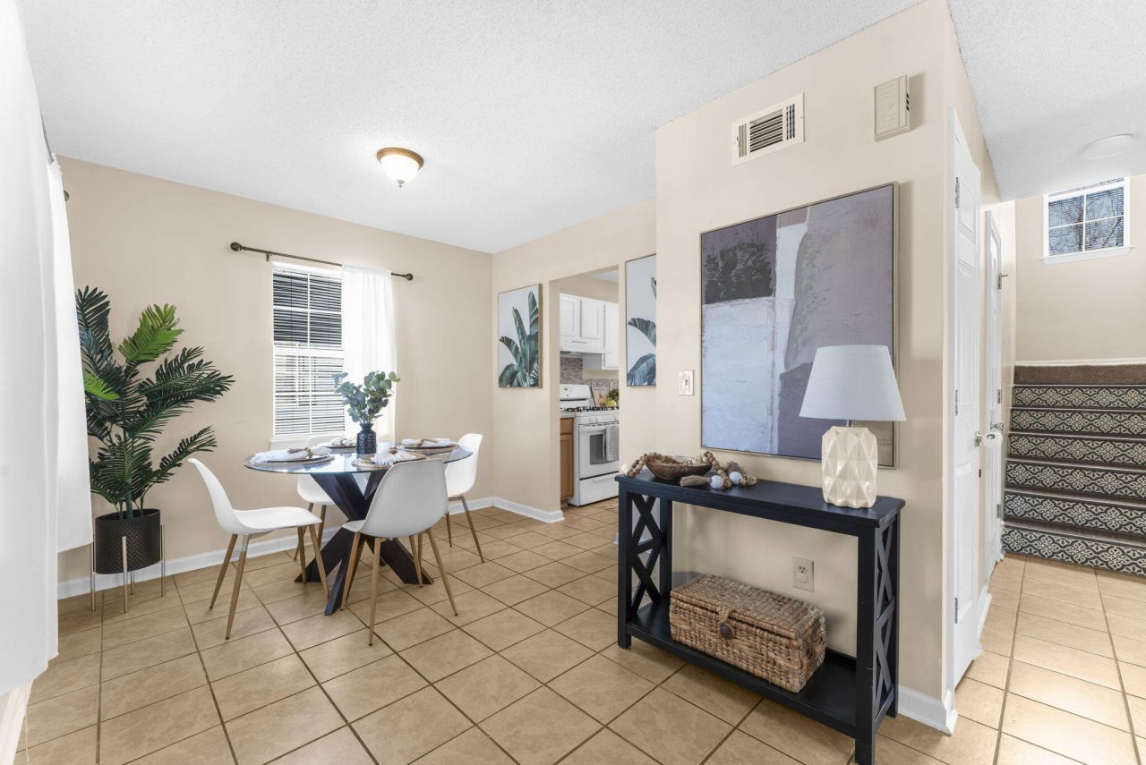 38 Woodleaf Court Photo 4