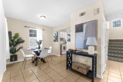 38 Woodleaf Court photo 4