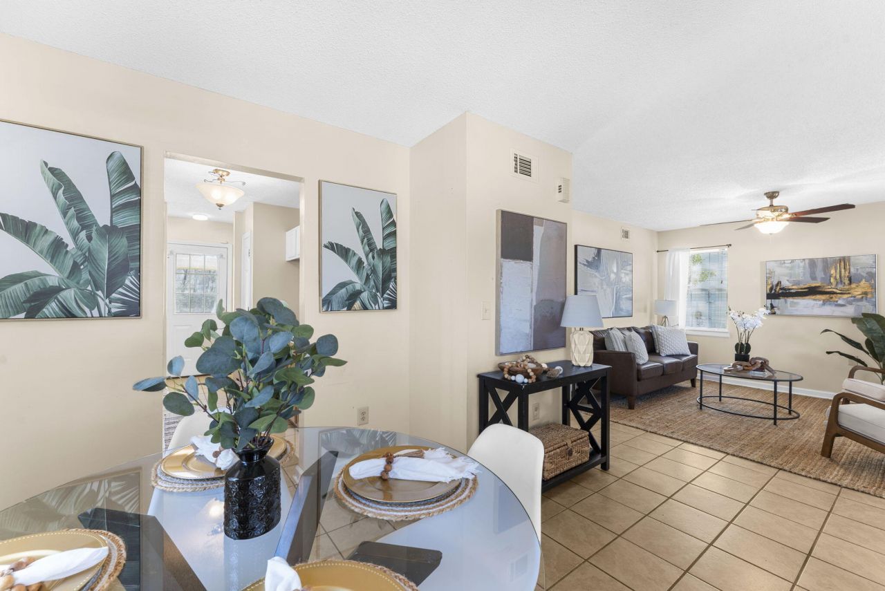 38 Woodleaf Court Photo 6