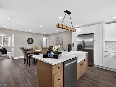 911 W COBBS CREEK PARKWAY, LANSDOWNE, PA 19050