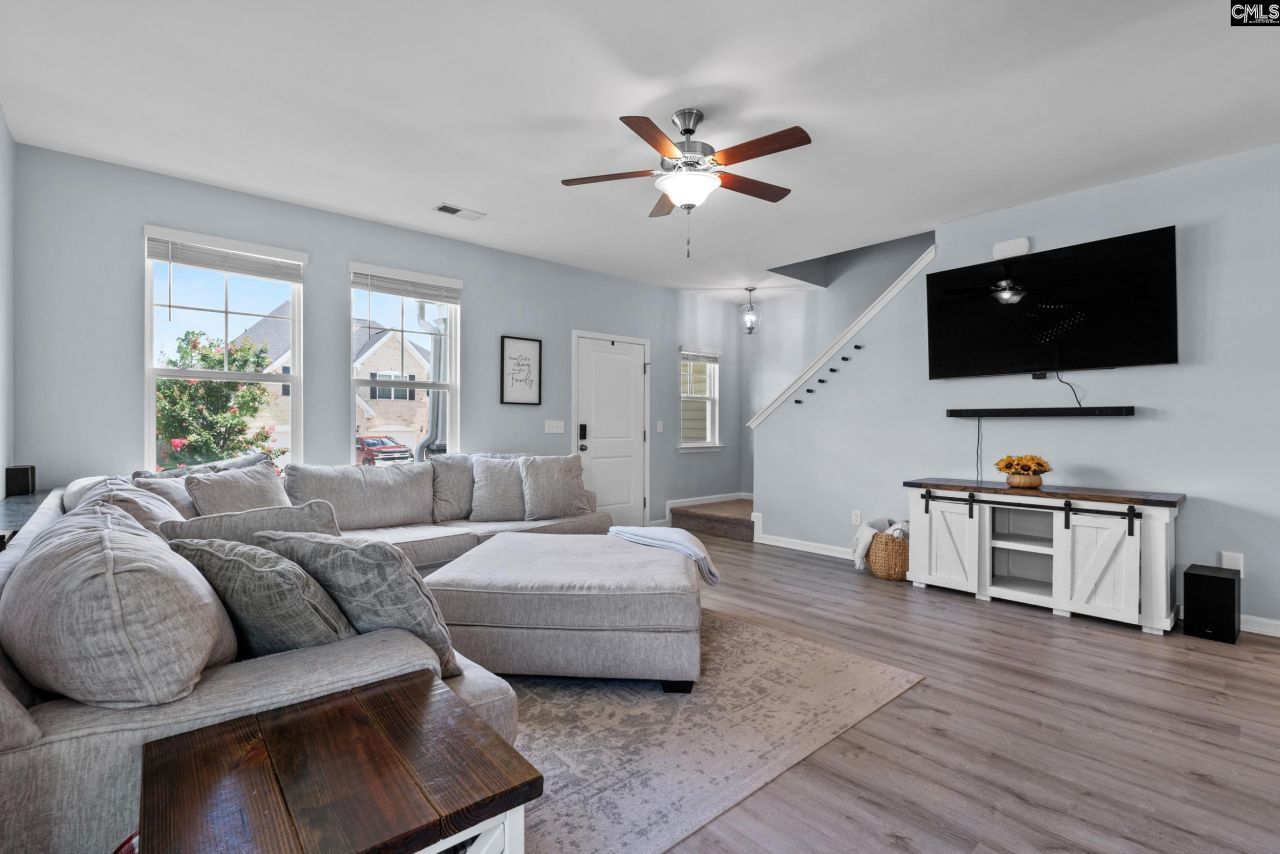 623 Winterfield Drive  Photo 5