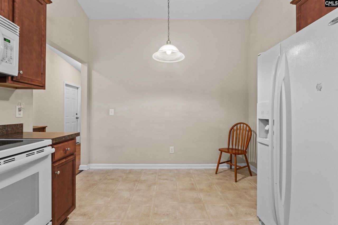 121 Tennis View Court  Photo 11