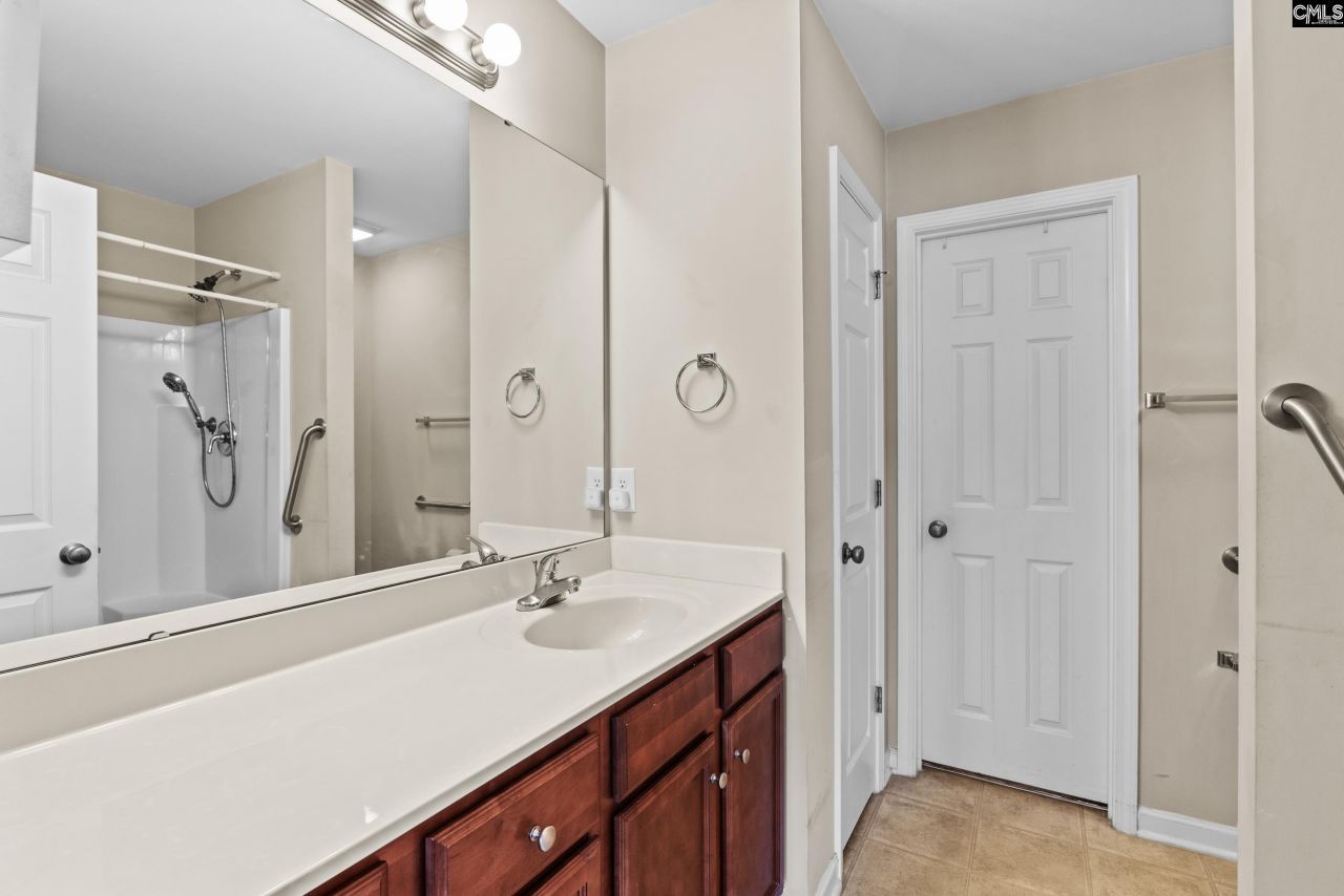 121 Tennis View Court  Photo 20