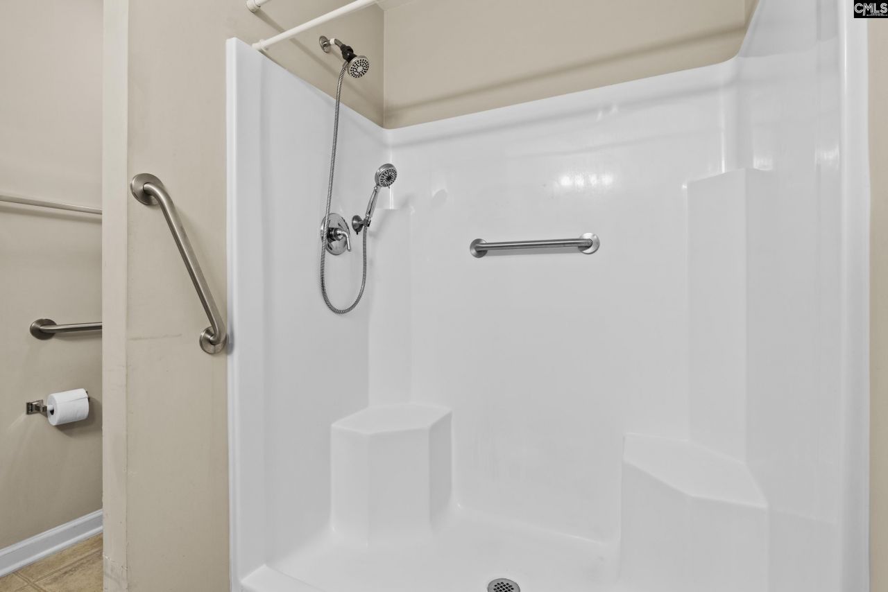 121 Tennis View Court  Photo 21