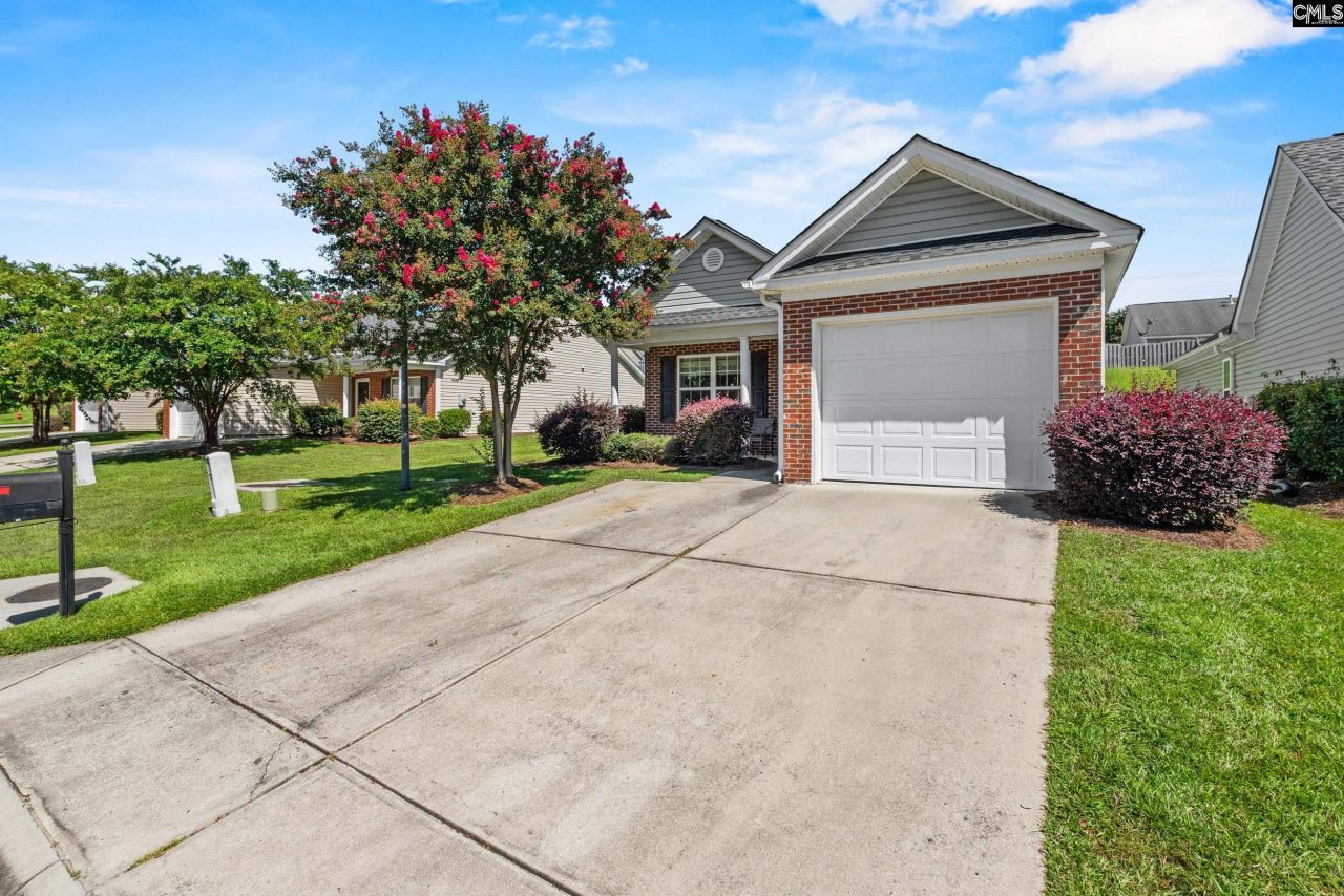 121 Tennis View Court  Photo 4