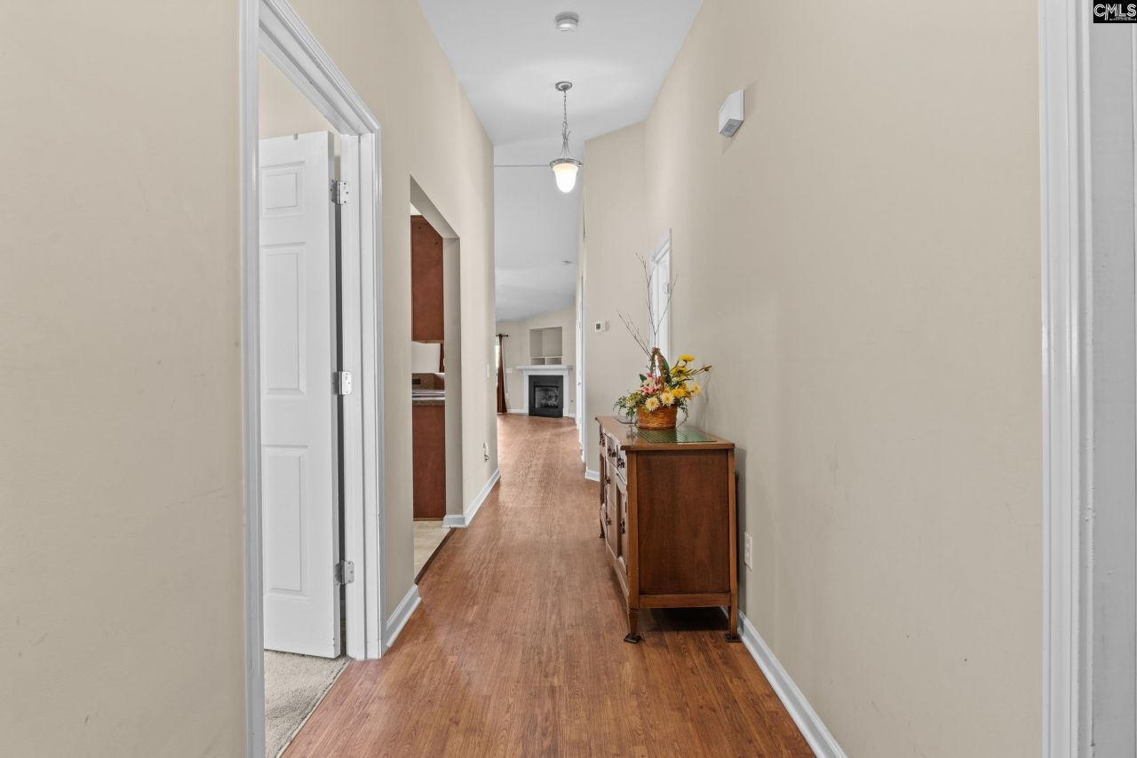 121 Tennis View Court  Photo 5