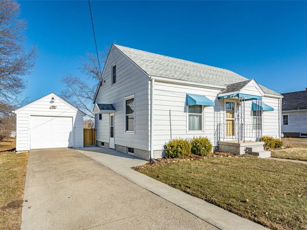 214 Main Street, Center Point, IA 52213