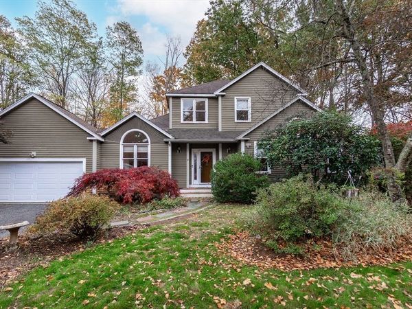 2 Grove St, Framingham, MA 01701