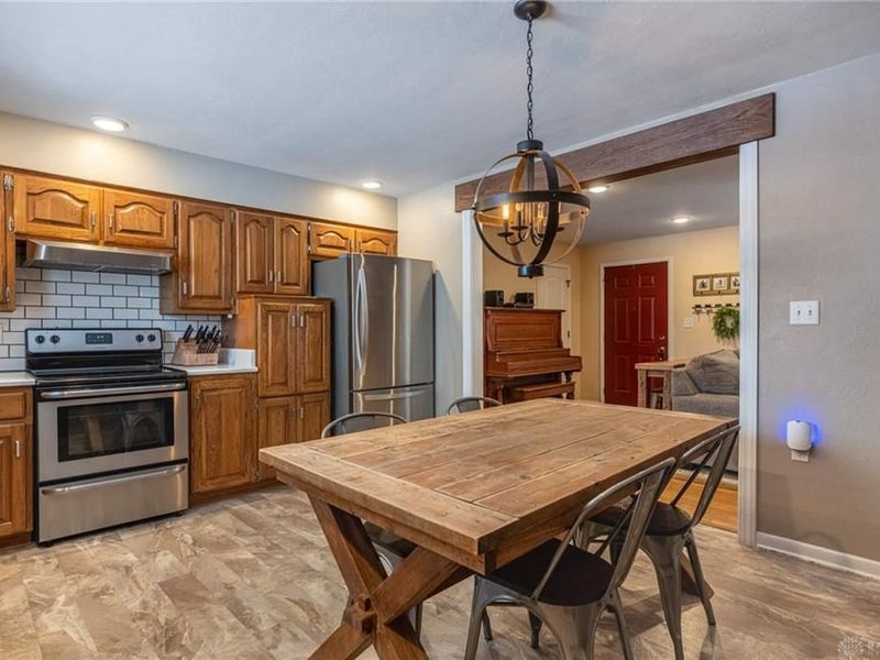 1860 Bledsoe Drive, Bellbrook, OH 45305 Photo 11