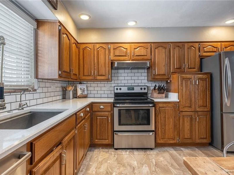 1860 Bledsoe Drive, Bellbrook, OH 45305 Photo 12