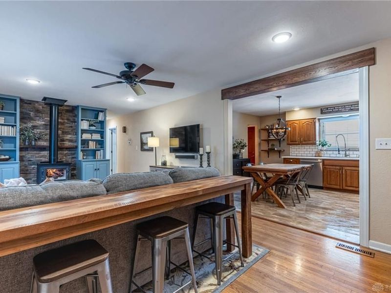 1860 Bledsoe Drive, Bellbrook, OH 45305 Photo 4