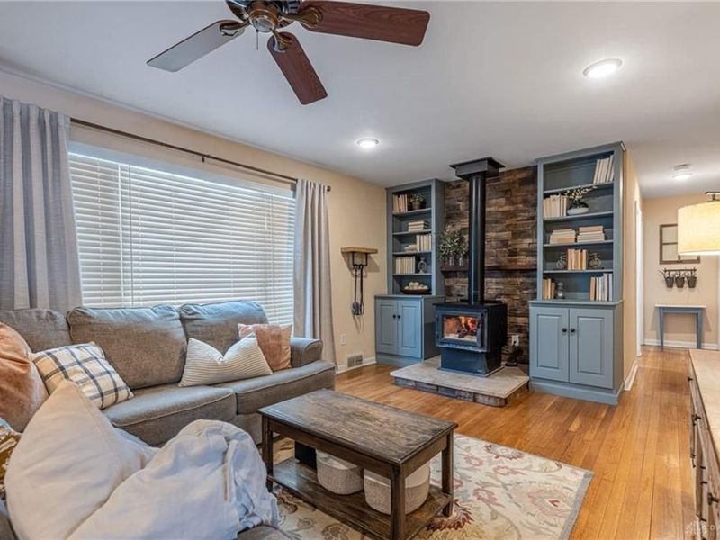 1860 Bledsoe Drive, Bellbrook, OH 45305 Photo 5