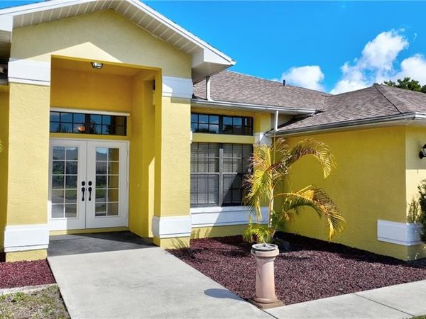 200 Danby RD, LEHIGH ACRES, FL 33936