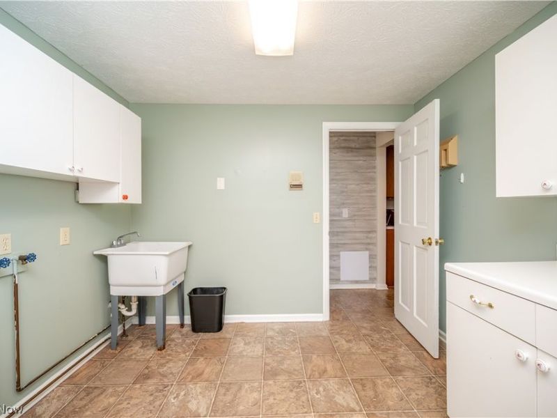 449 Westchester Drive SE, Warren, OH 44484 Photo 24