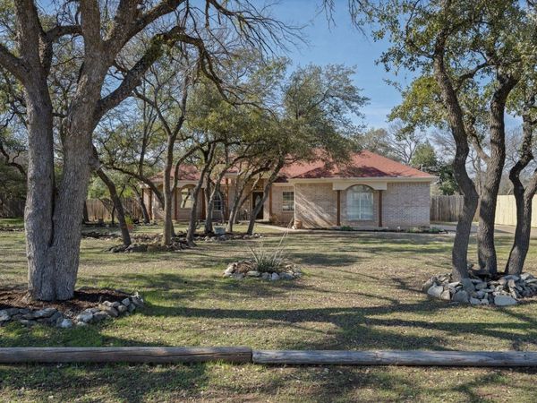 75 Four T Ranch RD, Georgetown, TX 78633