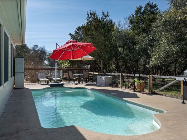 75 Four T Ranch RD, Georgetown, TX 78633