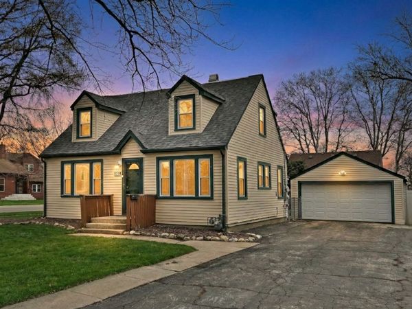 371 E Dickens Avenue, Northlake, IL 60164