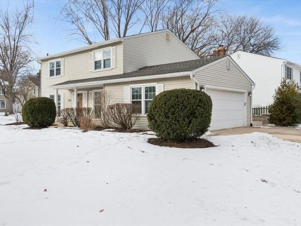 1123 Mill Race Lane, Naperville, IL 60565