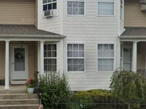 54 Landing Road, Glen Cove, NY 11542