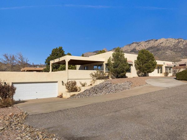 12505 Wilshire Avenue NE, Albuquerque, NM 87122