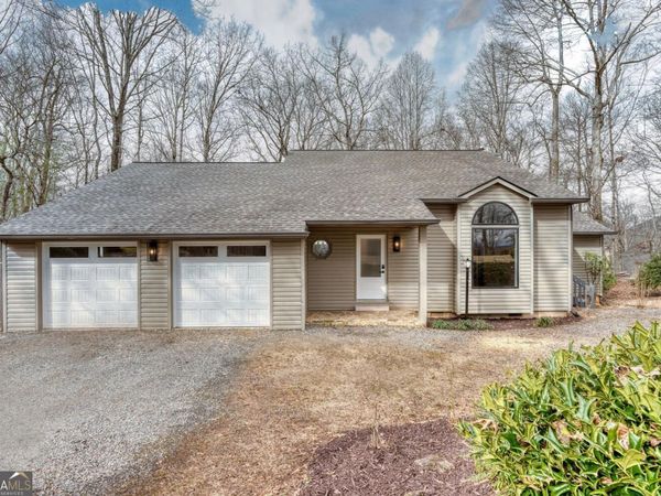 1957 Drayton Way, Young Harris, GA 30582
