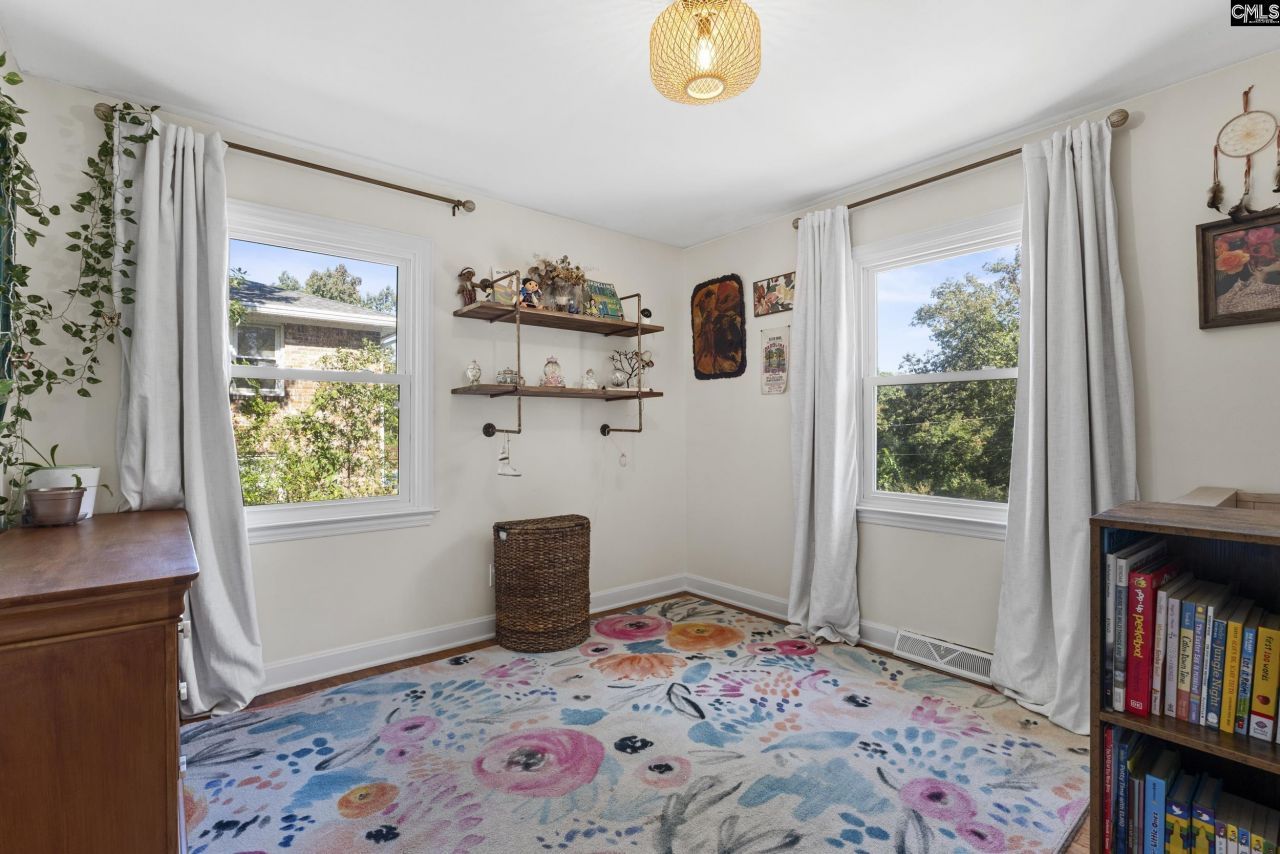 1500 Redwood Drive  Photo 14