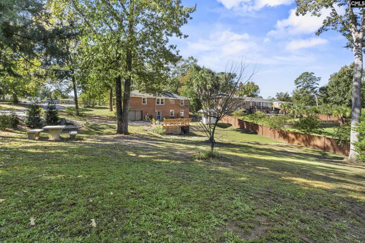 1500 Redwood Drive Photo 36