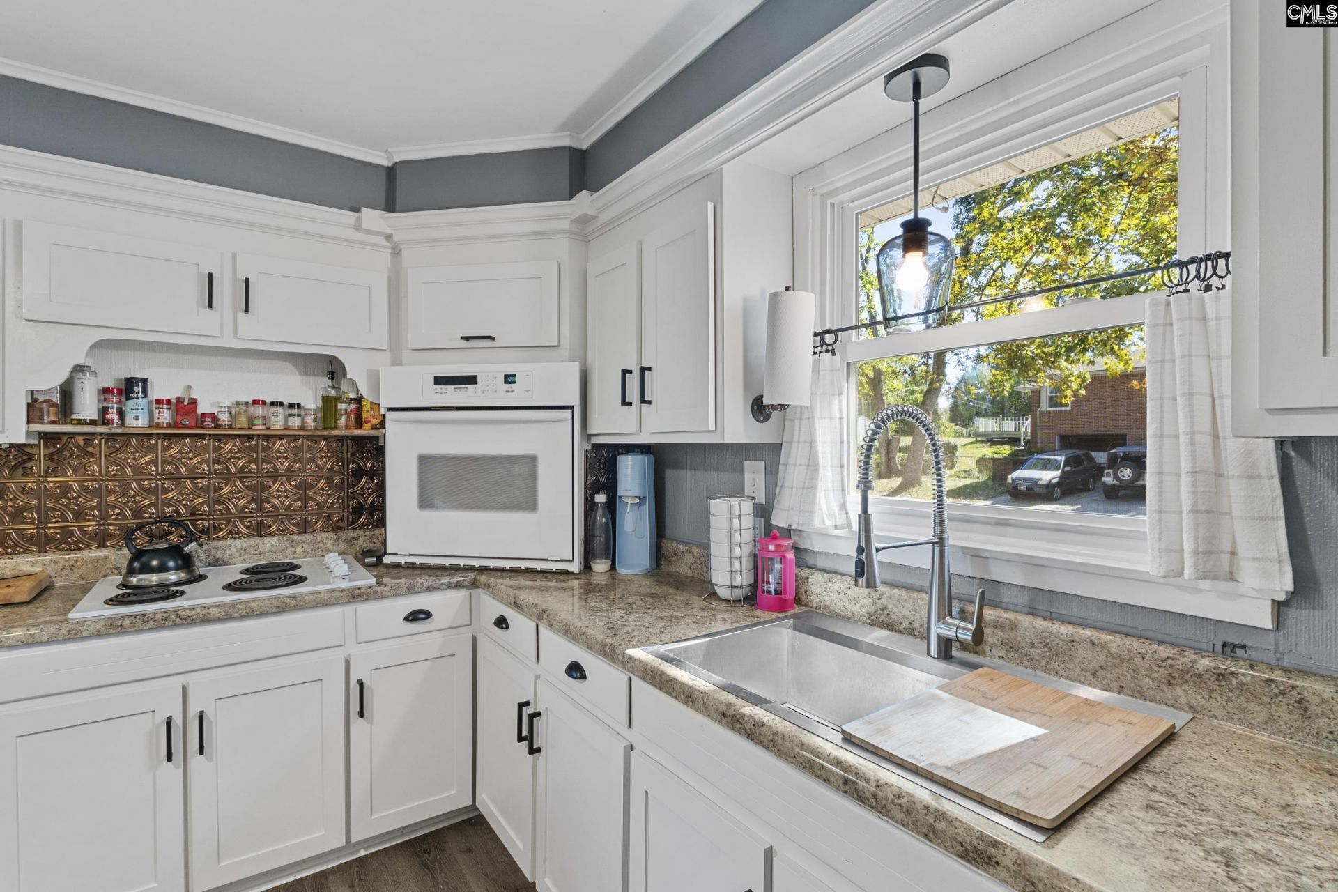 1500 Redwood Drive Photo 7